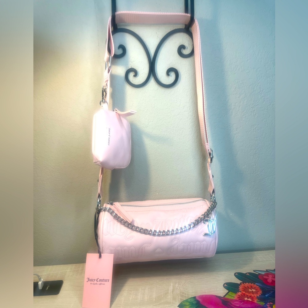 Quilted puffy Juicy Couture Bag 🎀 with mini zipper bag 👛NWT